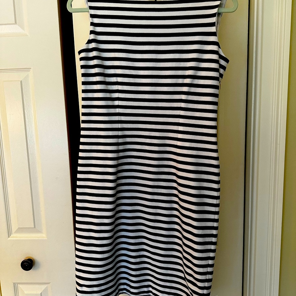 Max Mara dark navy/white stripe sheath dress Sz 47, V neck in back